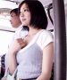 【鈴村あいり手コキ動画】バスに乗車したモデル体型の美人女性を狙う痴漢…抵抗出来ない女性に強制手コキｗｗ